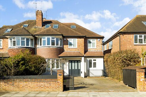 Picture of 6 bedroom house for sale.