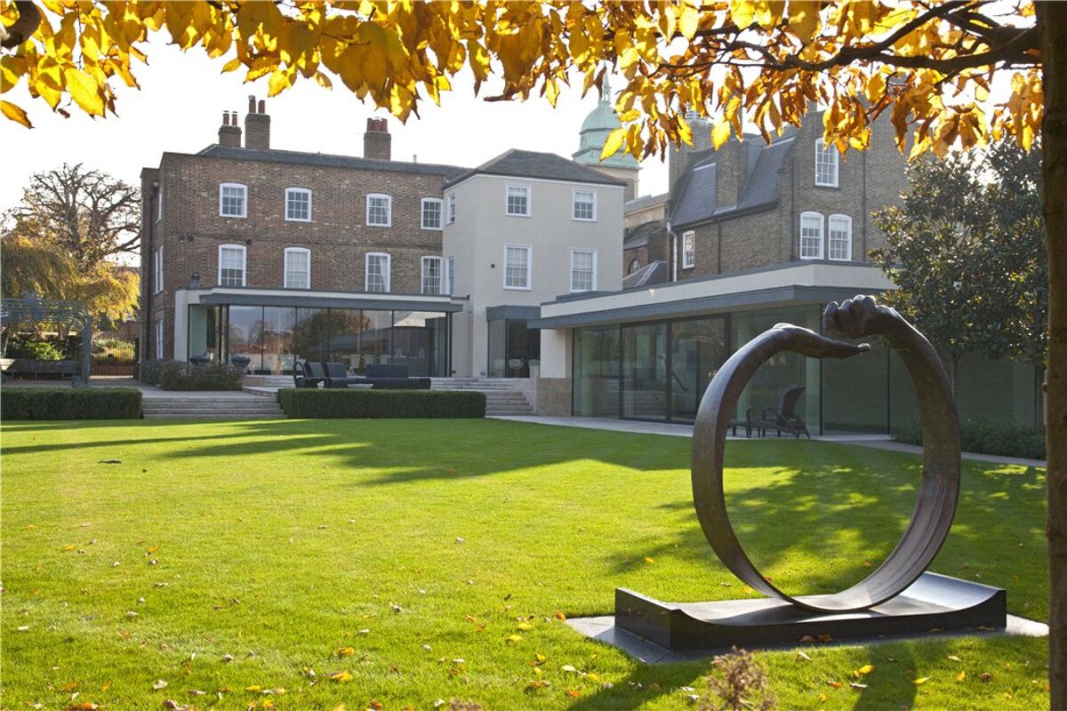 house for sale in The Vineyard, Richmond, TW10 rch110138 Knight Frank