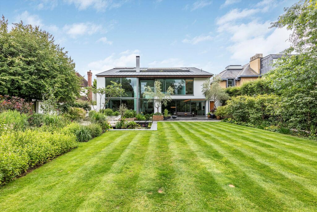 Image of Roedean Crescent, London, SW15