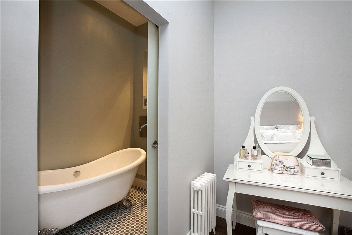 flat for sale in Lancaster Park, Richmond, TW10 RCH120234 Knight Frank