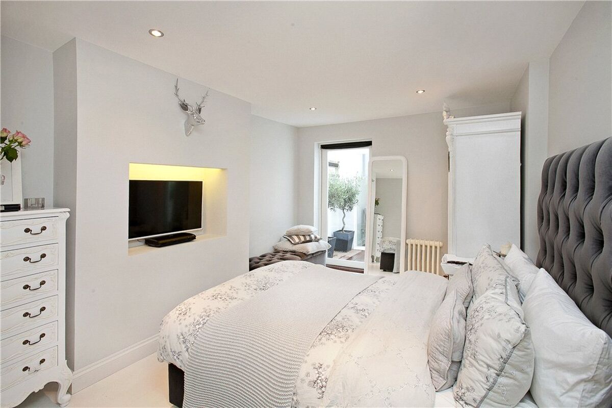 flat for sale in Lancaster Park, Richmond, TW10 RCH120234 Knight Frank