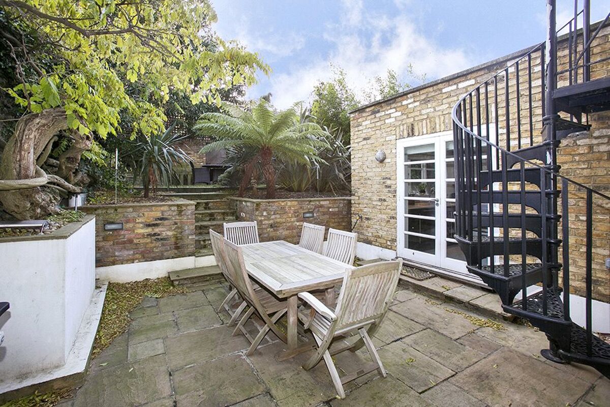 house for sale in Sheen Road, Richmond, London, TW9 RCH130178