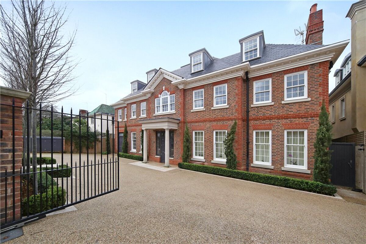 house for sale in Roehampton Gate, Roehampton, London, SW15 RCH130182