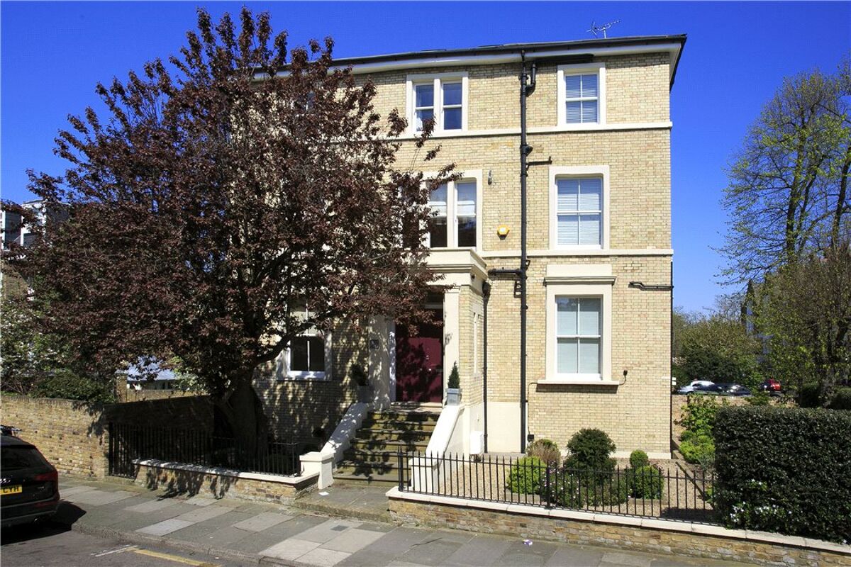 house for sale in Montague Road, Richmond, London, TW10 RCH140175