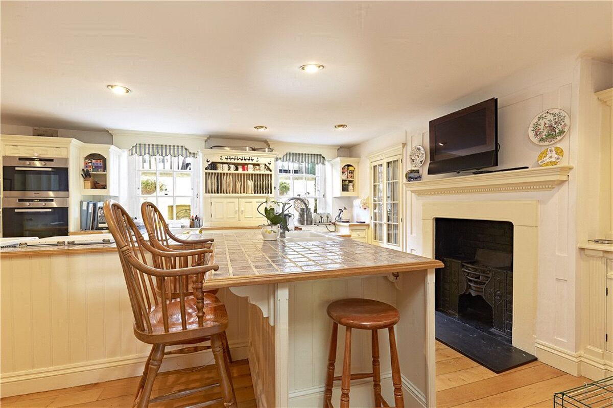 house for sale in Petersham Road, Richmond, TW10 RCH150204 Knight Frank