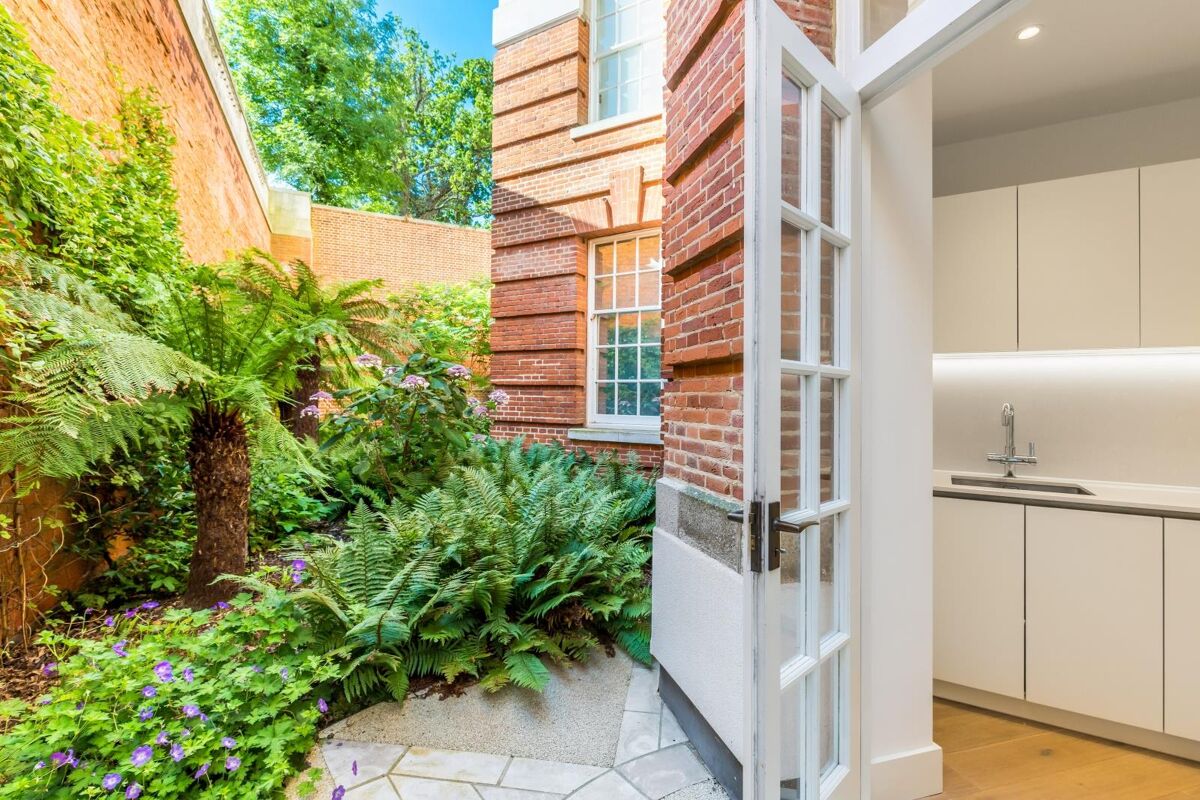 flat for sale in Star and Garter House, Richmond Hill, Richmond, TW10 RCH170112 Knight Frank