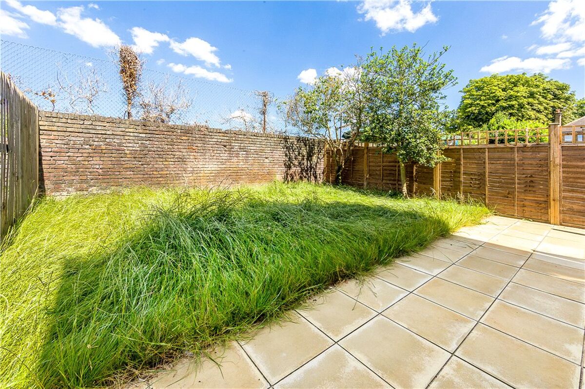 flat for sale in Old Deer Park Gardens, Richmond, TW9 RCH180107