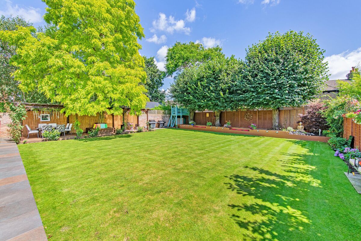 house for sale in Lion Gate Gardens, Richmond, TW9 RCH180139 Knight