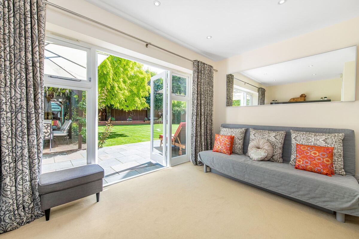 house for sale in Lion Gate Gardens, Richmond, TW9 RCH180139 Knight