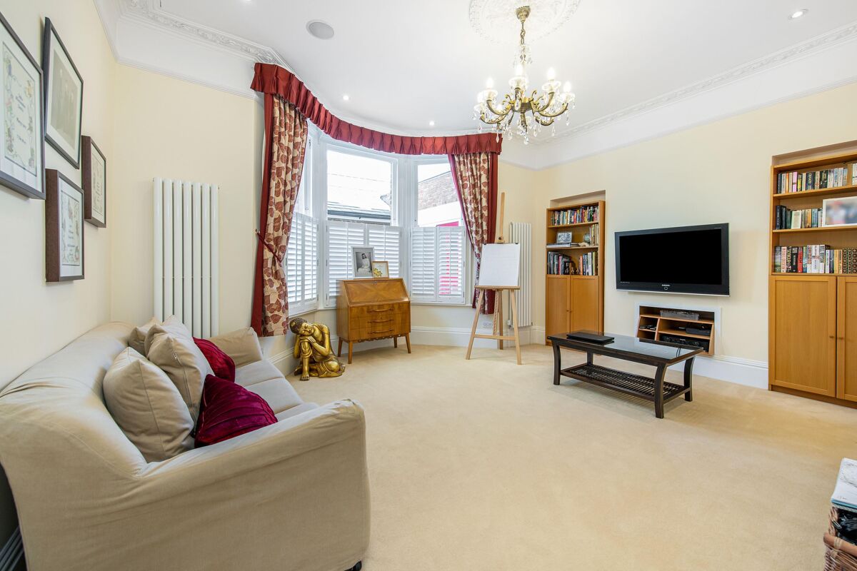 house for sale in Lion Gate Gardens, Richmond, TW9 RCH180139 Knight