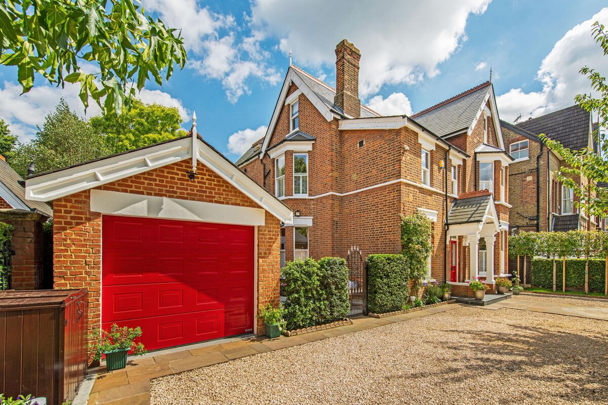 house for sale in Lion Gate Gardens, Richmond, TW9 RCH180139 Knight