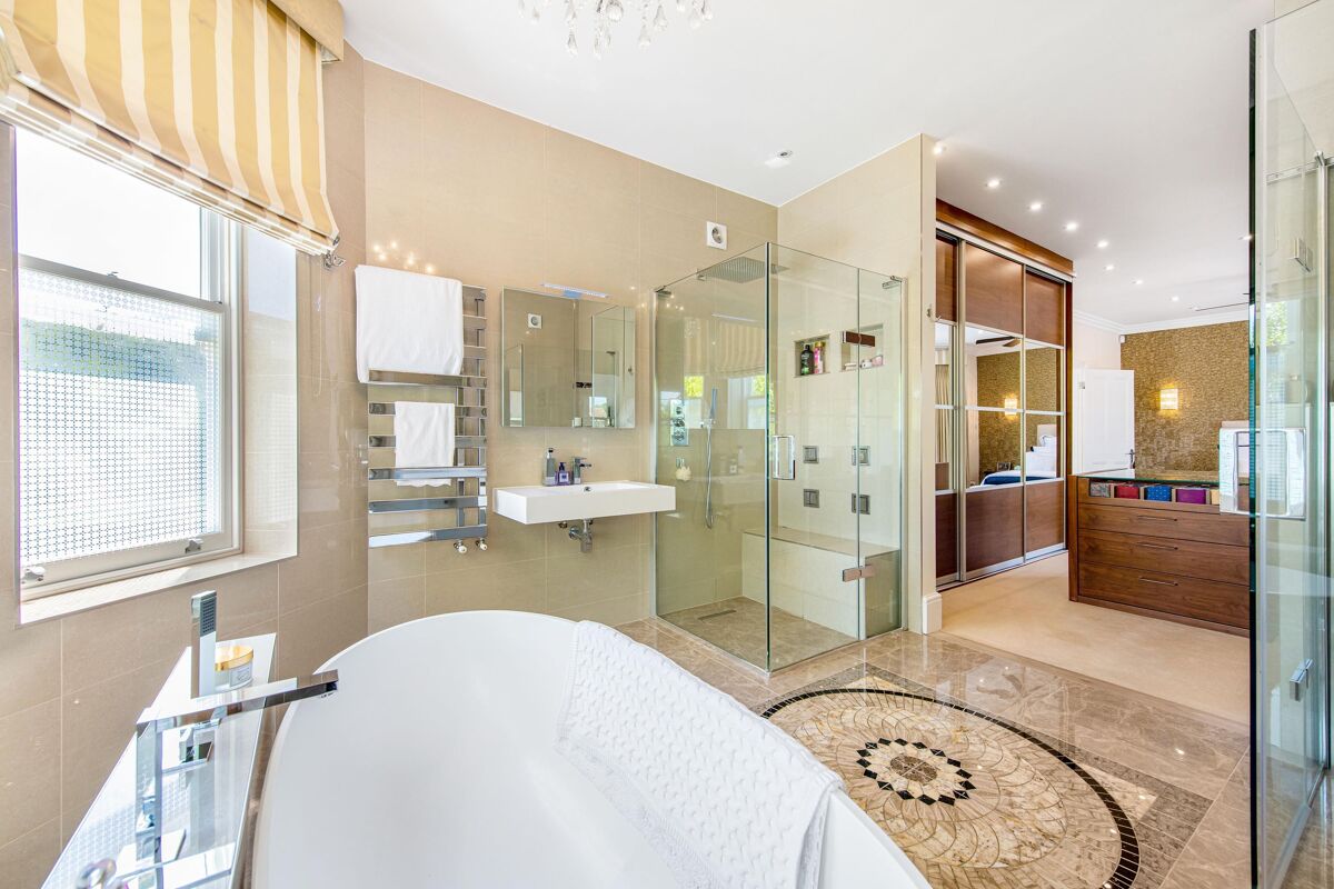 house for sale in Lion Gate Gardens, Richmond, TW9 RCH180139 Knight