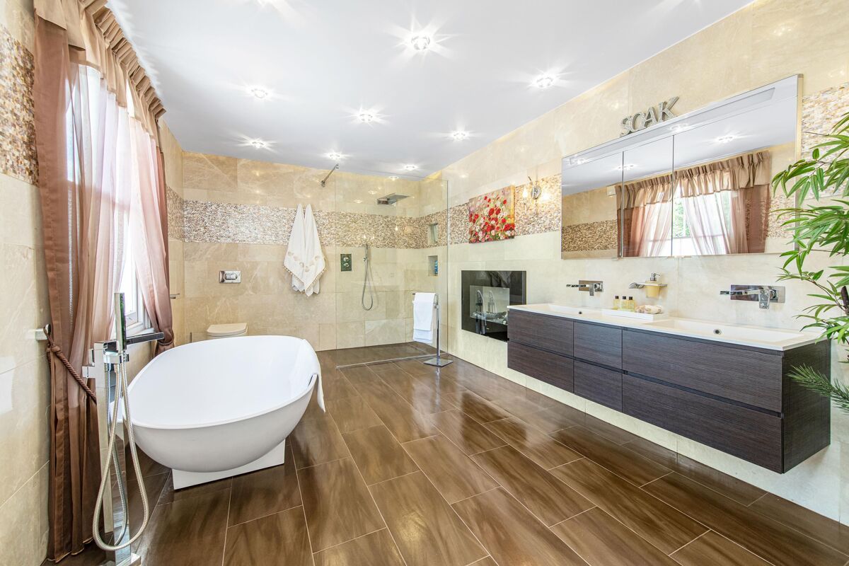 house for sale in Lion Gate Gardens, Richmond, TW9 RCH180139 Knight