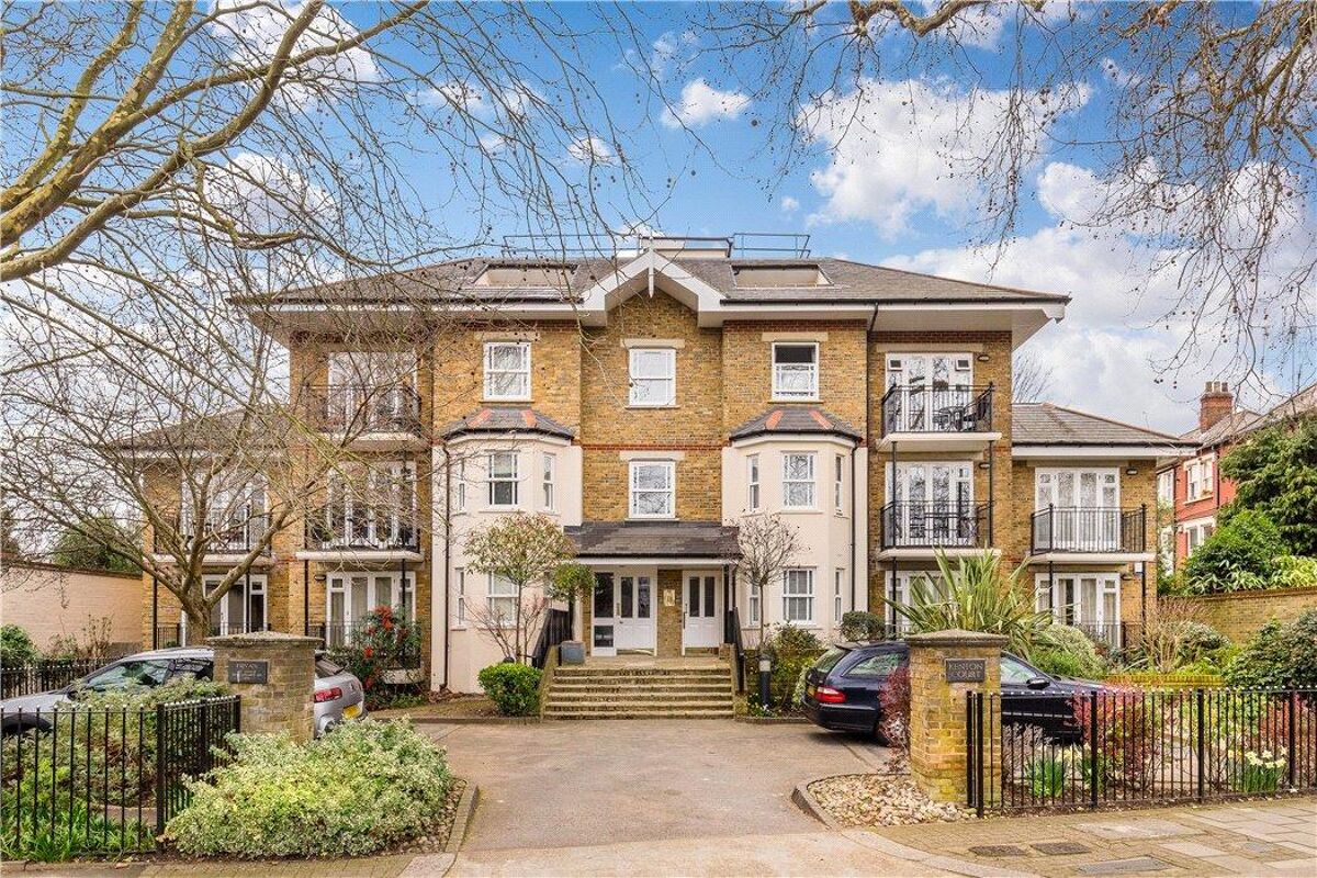 flat for sale in Kenton Court, Clevedon Road, Twickenham, TW1