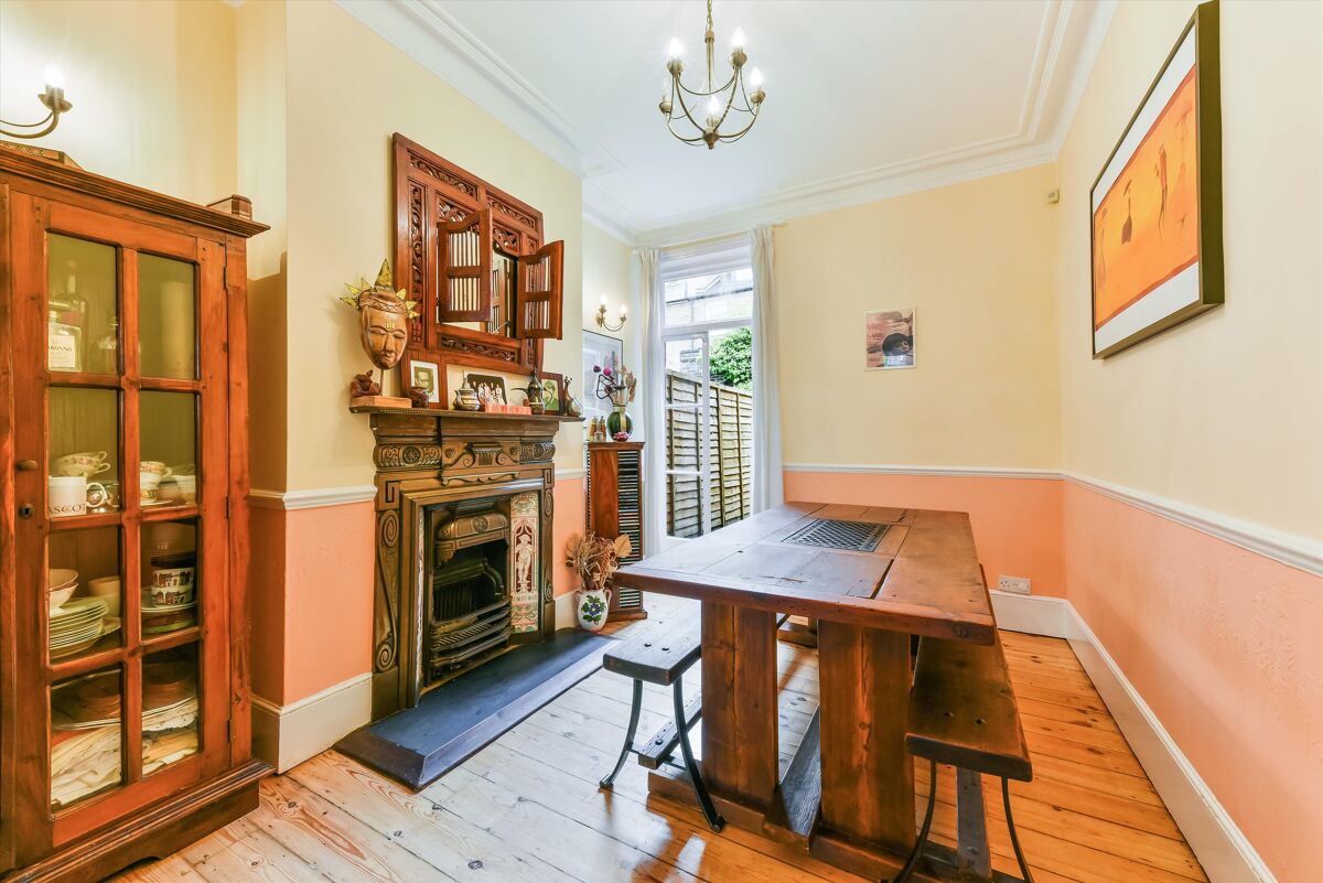 house for sale in Sheen Road, Richmond, TW9 RCH180190 Knight Frank