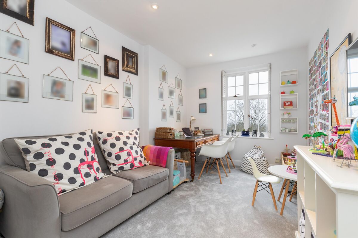 flat for sale in Glenmore House, Richmond Hill, Richmond, TW10