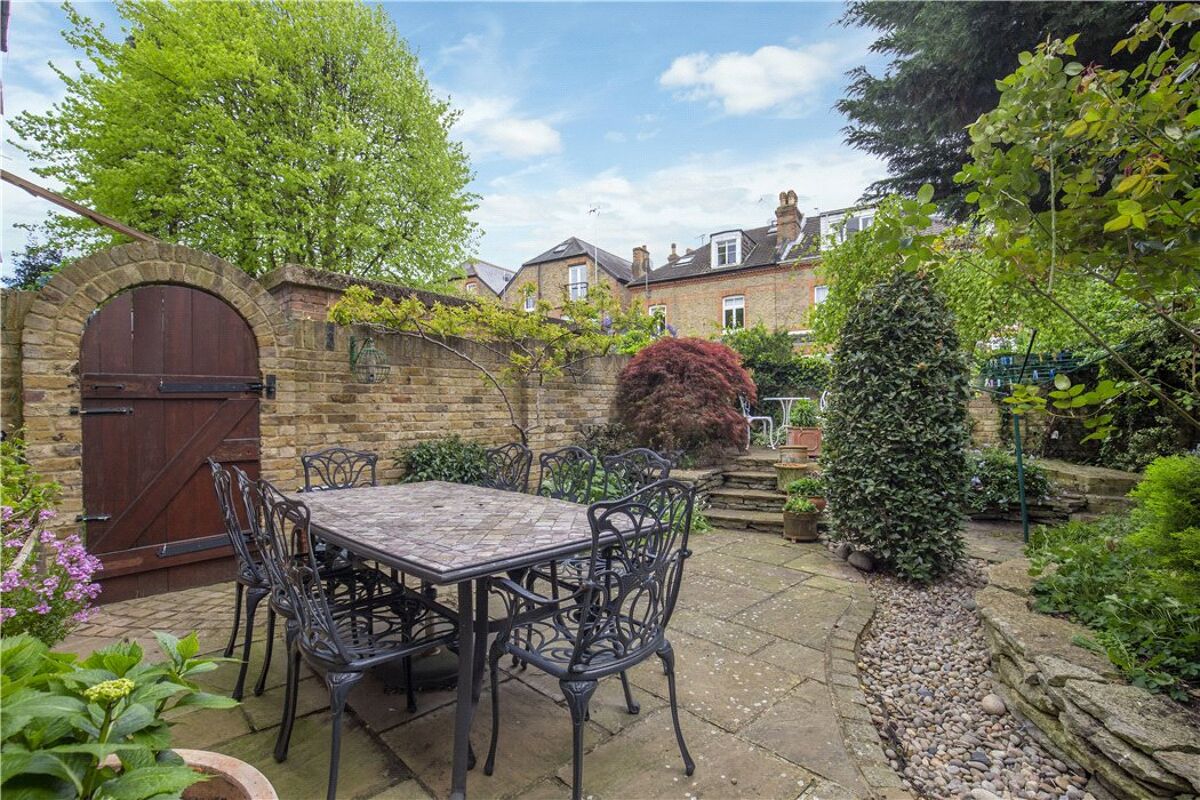 house for sale in St. Margarets Road, Twickenham, TW1 RCH190048