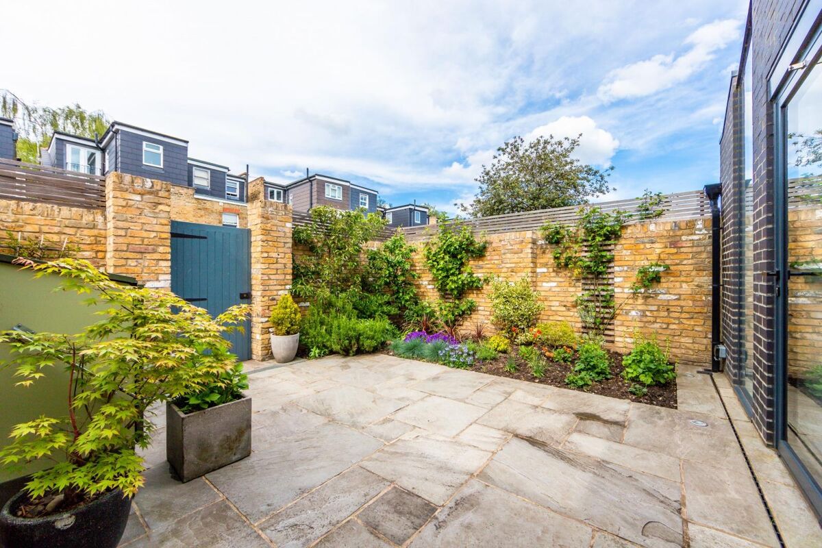 house for sale in Sidney Road, Twickenham, TW1 RCH190111 Knight Frank