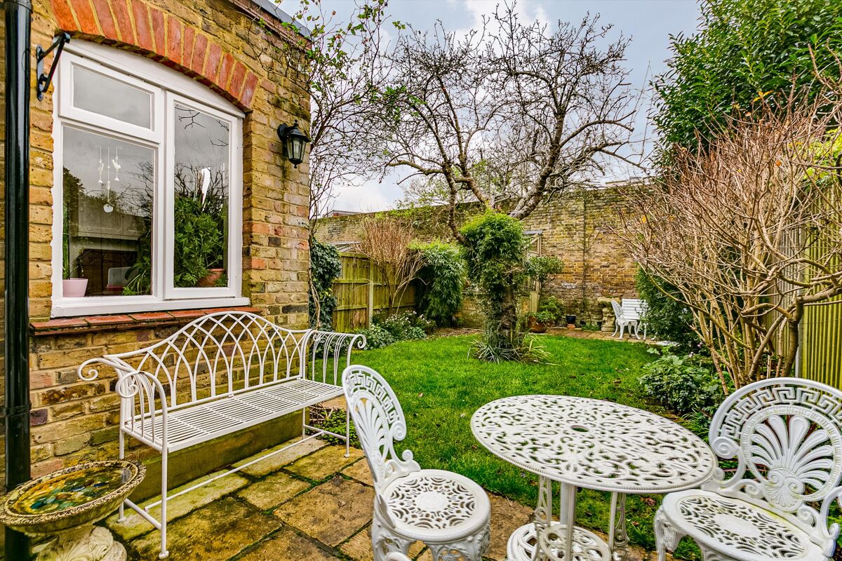 house for sale in Morley Road, Twickenham, TW1 RCH190128 Knight Frank