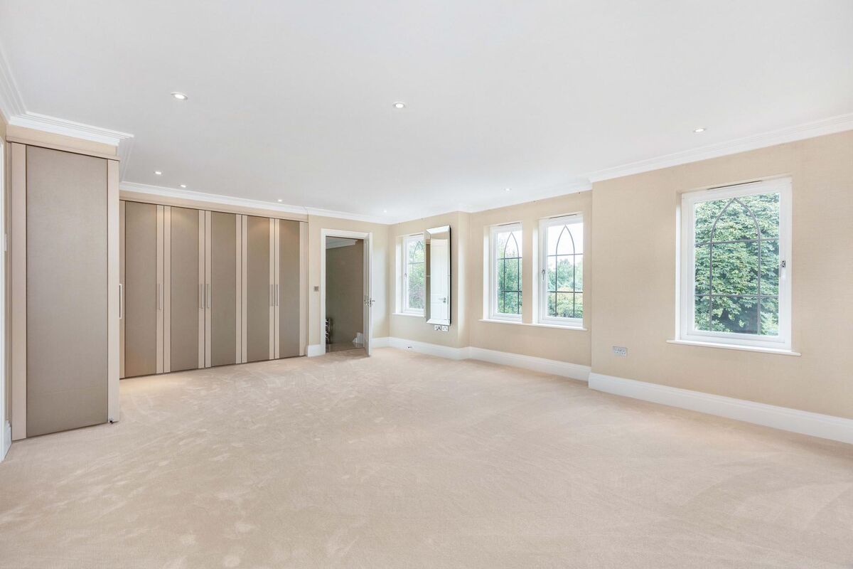 house for sale in Martineau Drive, Twickenham, TW1 RCH190145 Knight