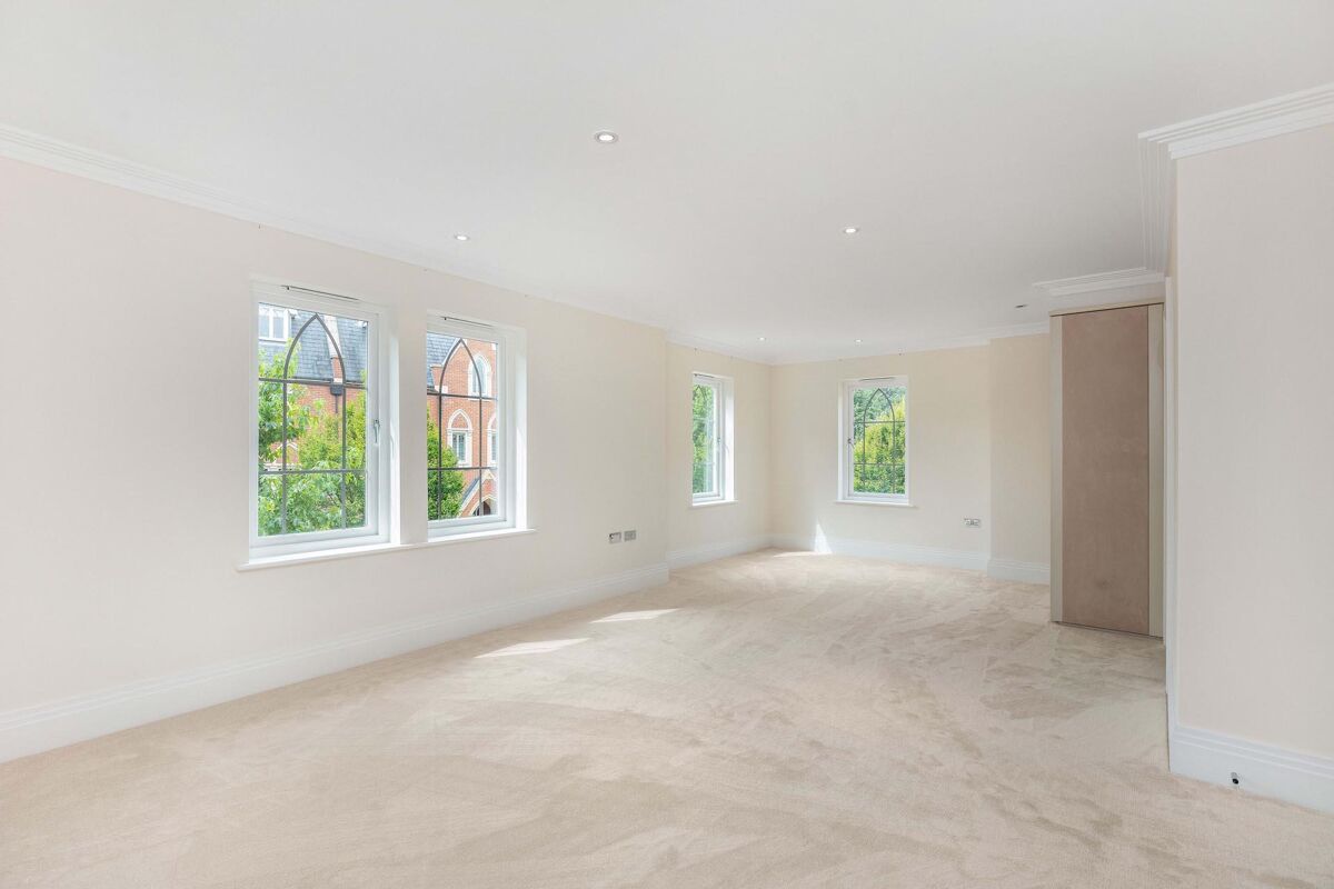 house for sale in Martineau Drive, Twickenham, TW1 RCH190145 Knight