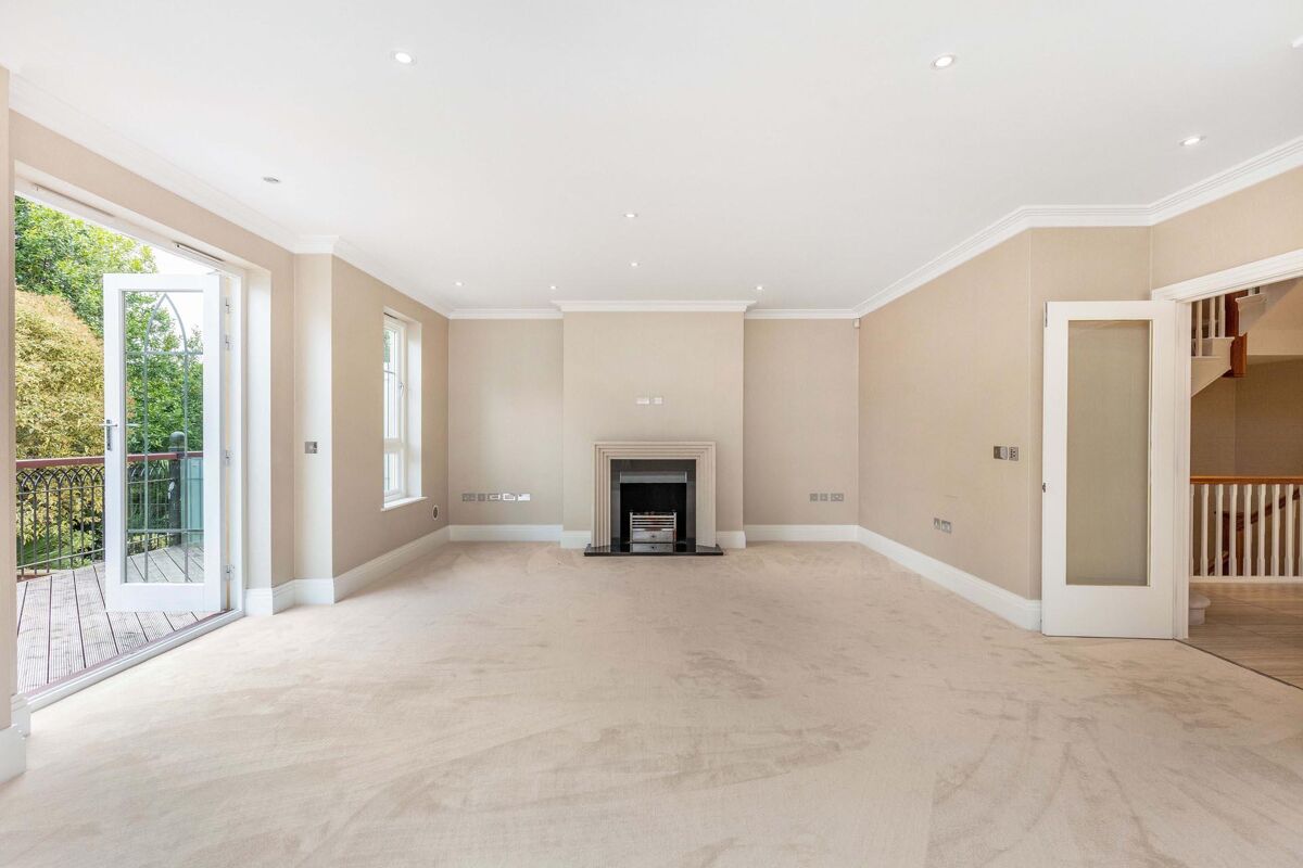 house for sale in Martineau Drive, Twickenham, TW1 RCH190145 Knight