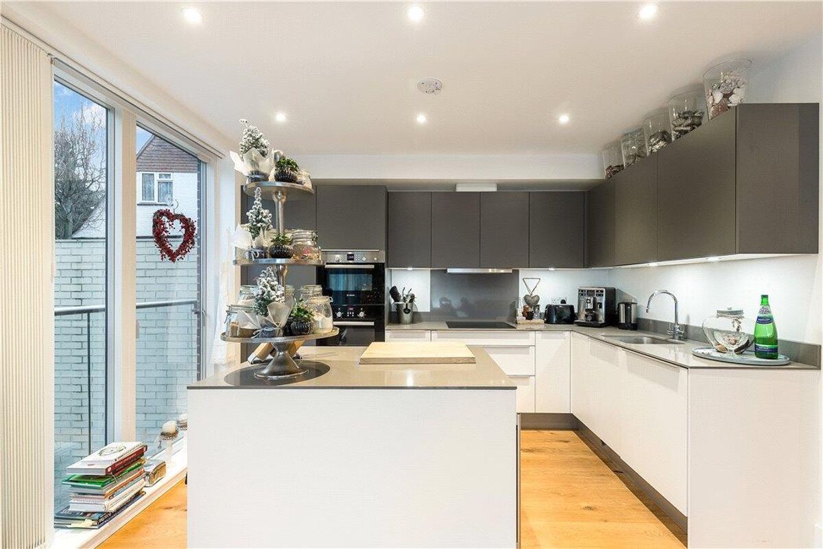 house for sale in Cambridge Park, Twickenham, TW1 RCH200014 Knight