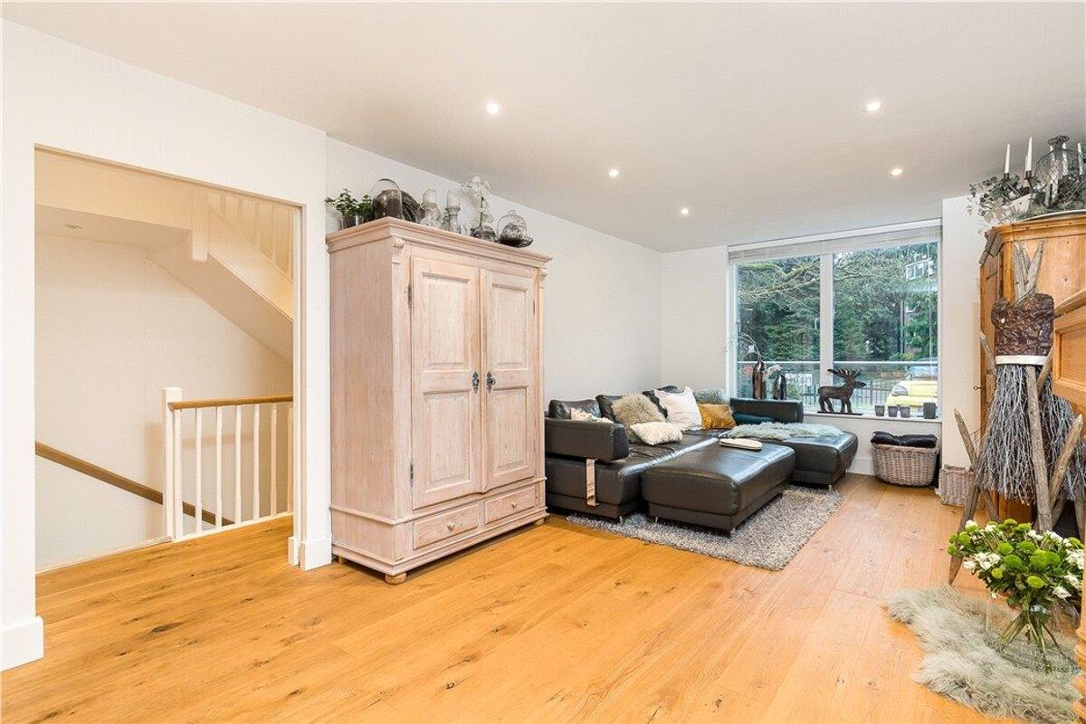 house for sale in Cambridge Park, Twickenham, TW1 RCH200014 Knight