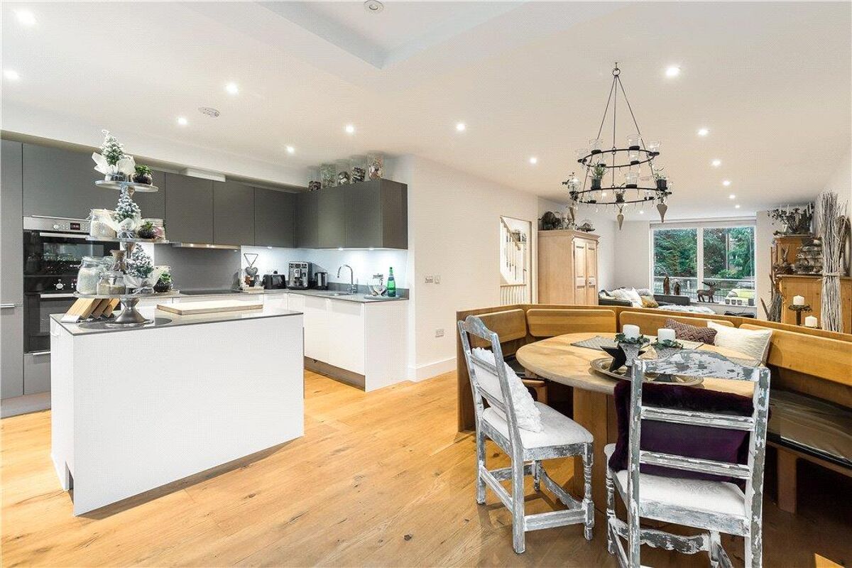 house for sale in Cambridge Park, Twickenham, TW1 RCH200014 Knight