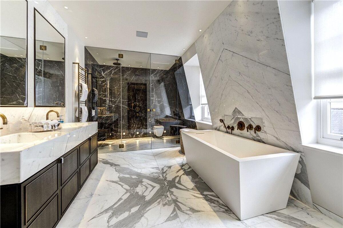 house for sale in Wilton Mews, Belgravia, London, SW1X RDR140142