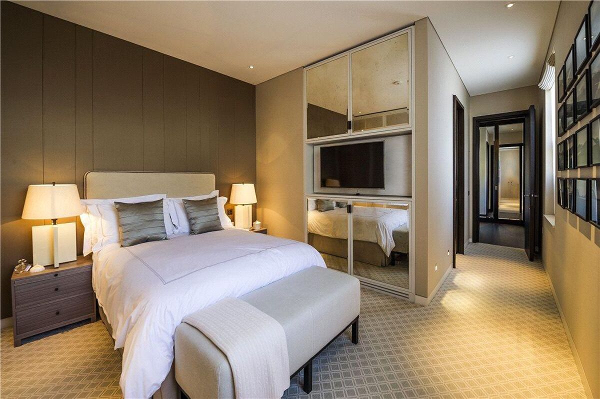 house for sale in Wilton Mews, Belgravia, London, SW1X RDR140142