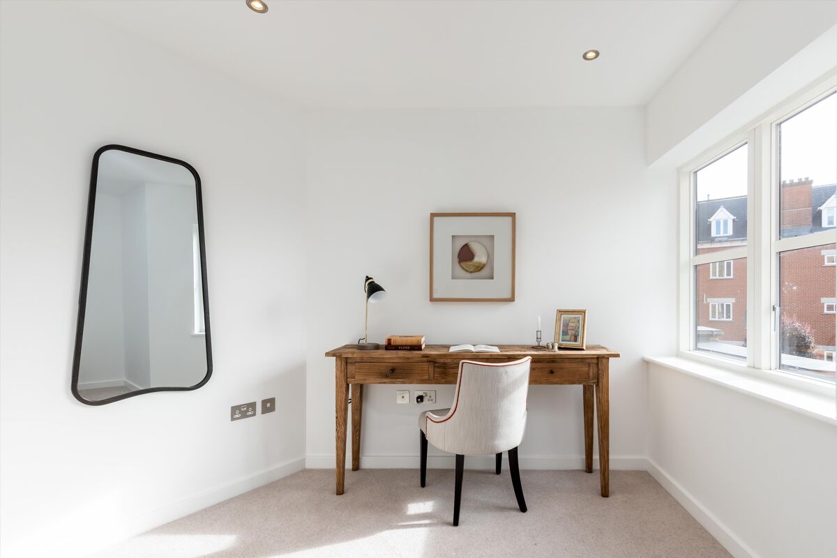 flat for sale in 10, Ridgmount Apartments, 79 Darlaston Road, London