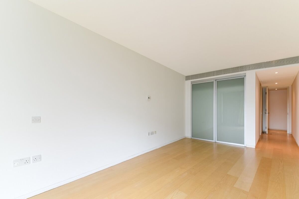 flat to rent in Albion Riverside, Hester Road, Battersea, London, SW11 RIQ170697 Knight Frank