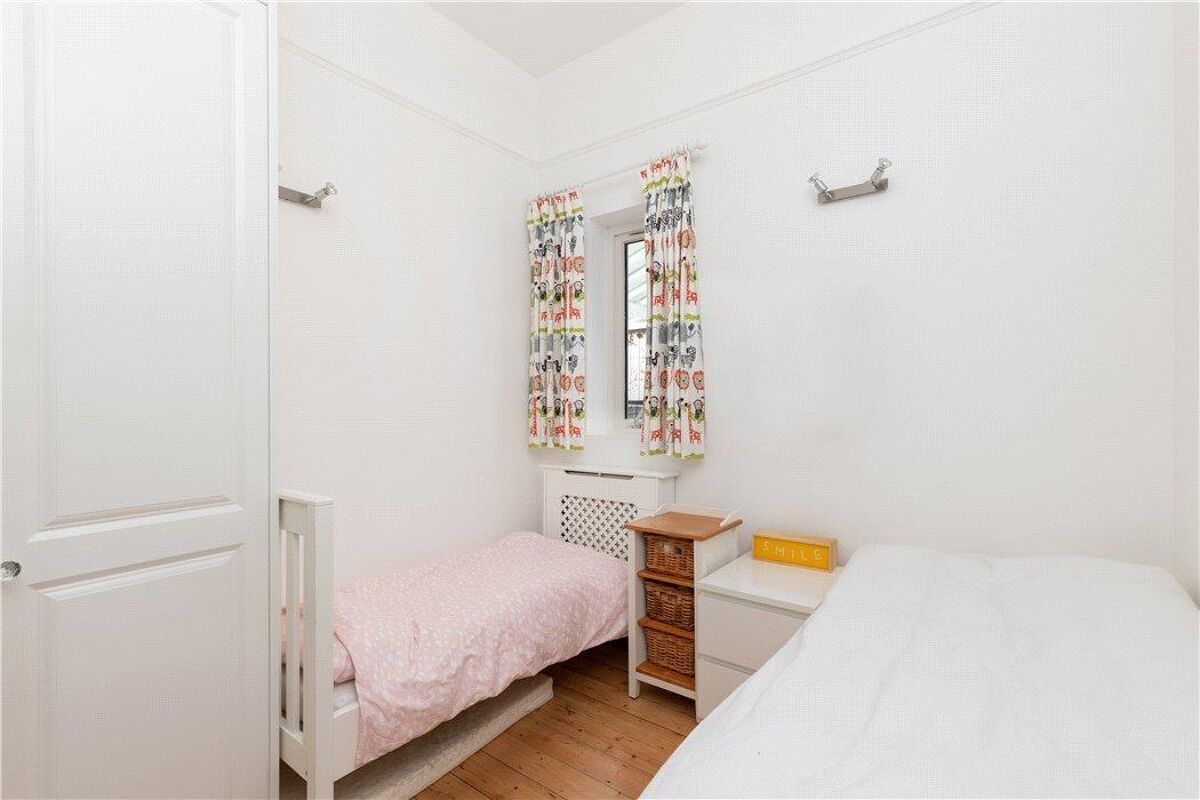 flat to rent in Cardigan Road, Richmond, TW10 RMQ012085846 Knight Frank