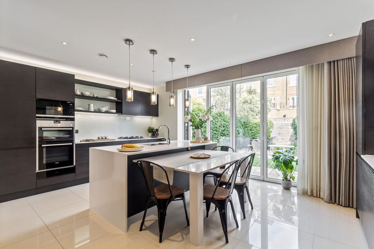 townhouse to rent in Brewery Lane, Twickenham, TW1 RMQ012162788