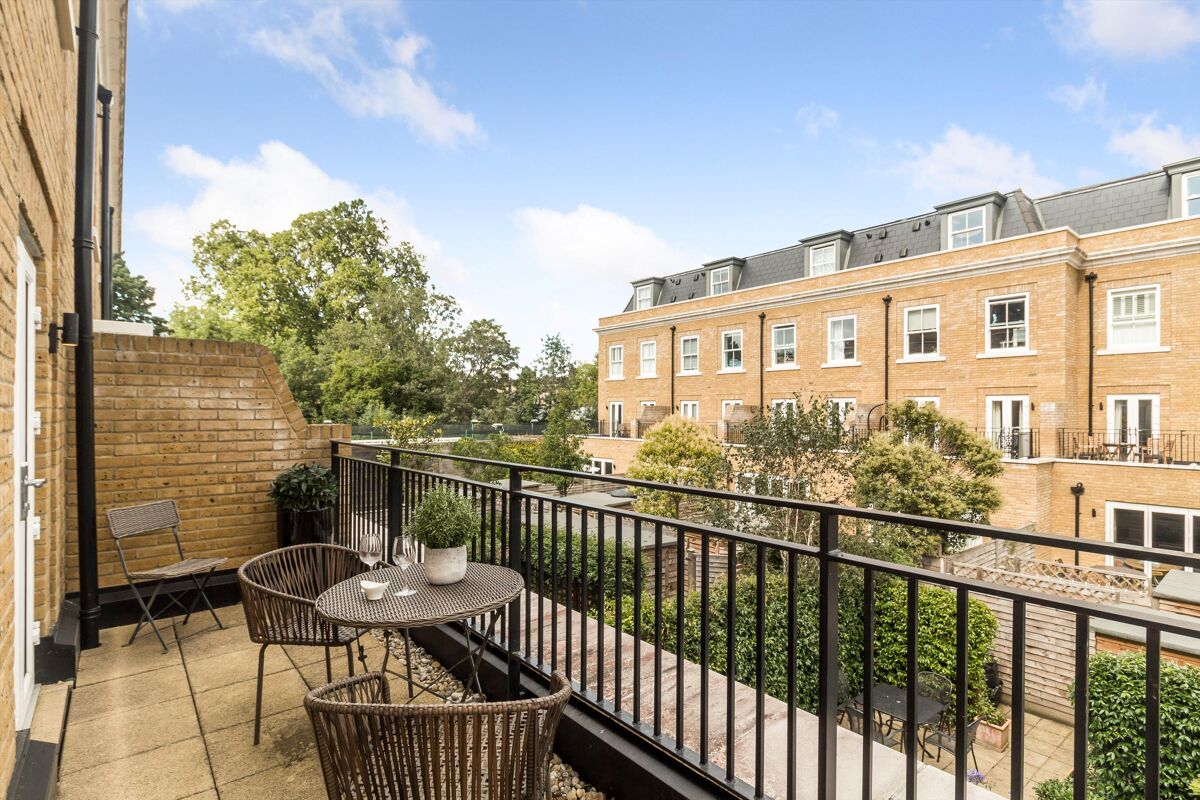 townhouse to rent in Brewery Lane, Twickenham, TW1 RMQ012162788