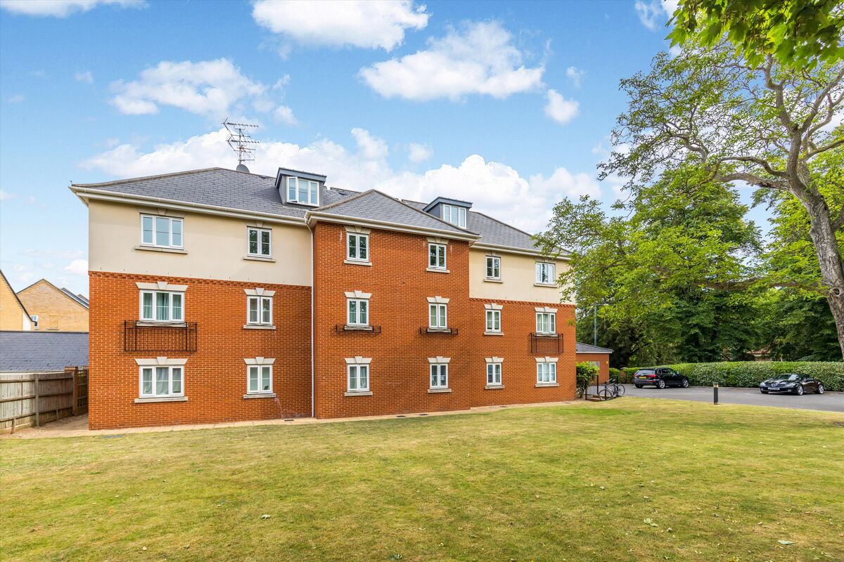 flat to rent in Floyer Close, Queens Road, Richmond, London, TW10