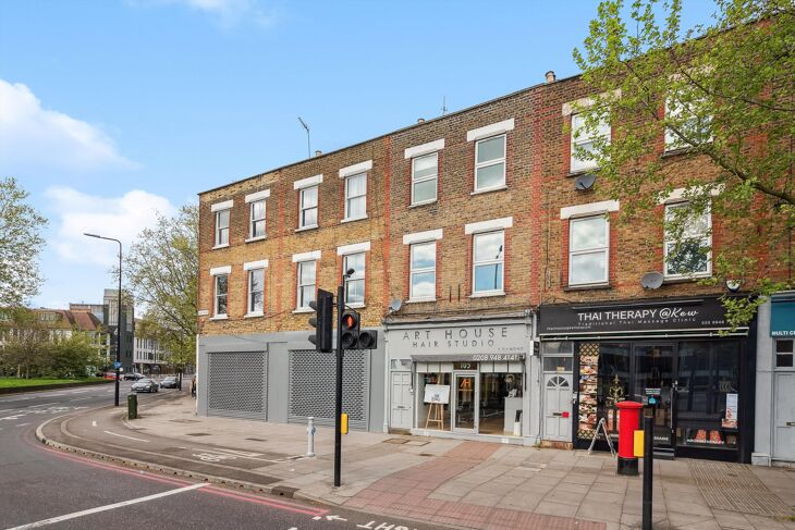Picture of Kew Road, Richmond, TW9