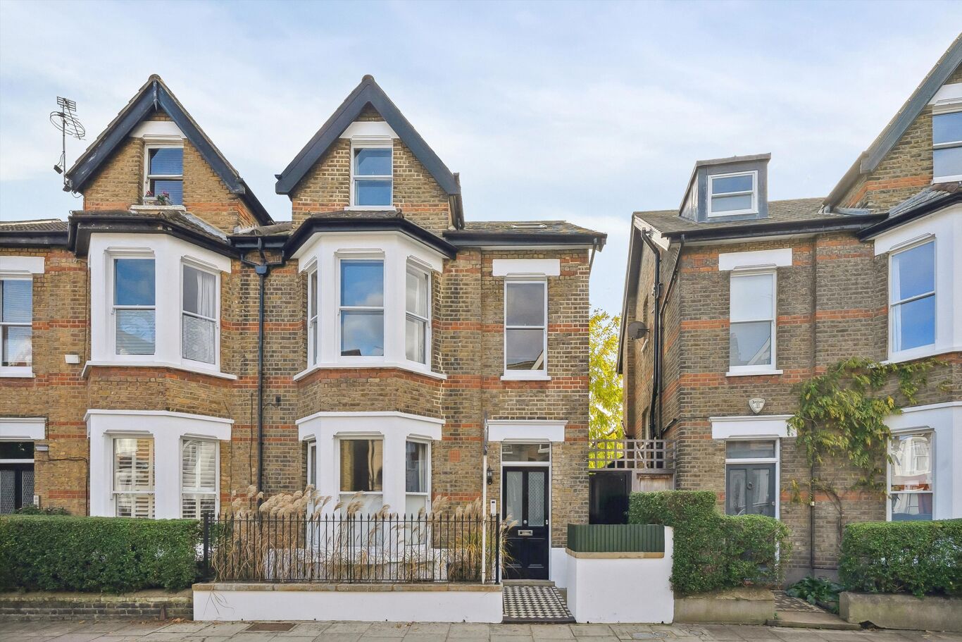 Image of Larkfield Road, Richmond TW9
