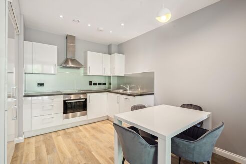 Picture of 1 bedroom flat for rent.