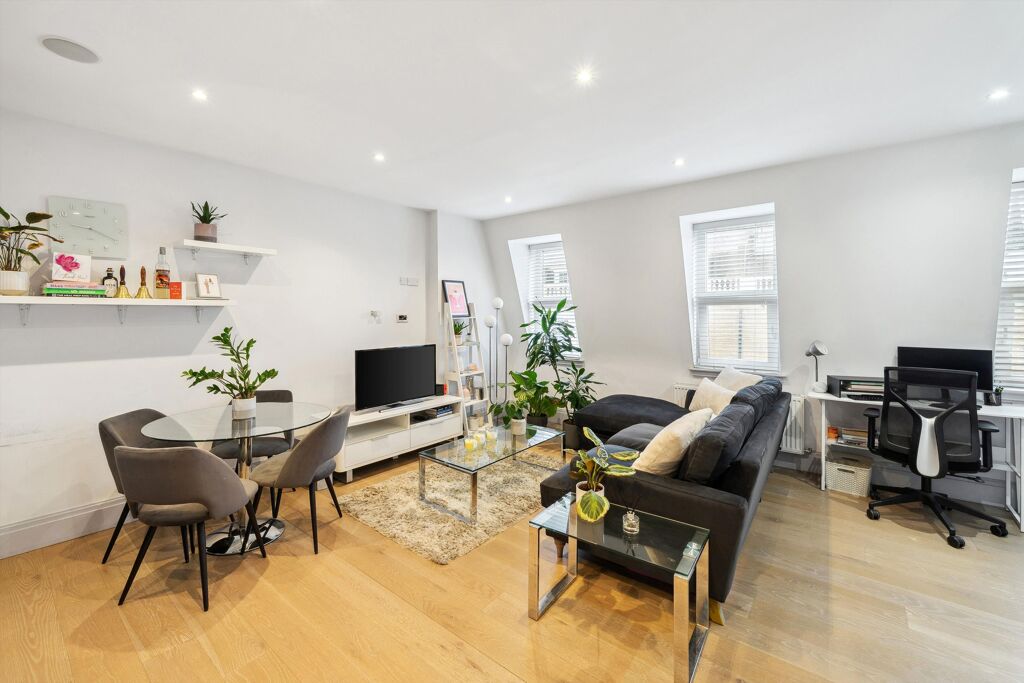 Image of The Quadrant, Richmond, London, TW9