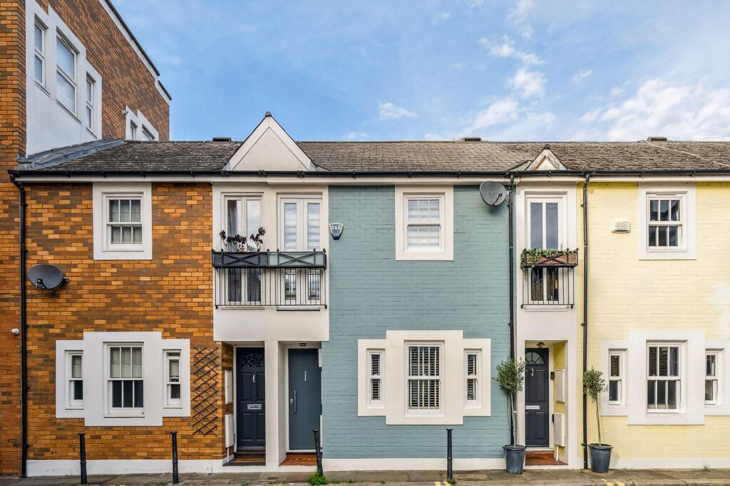 Image of Laurence Mews, London, W12