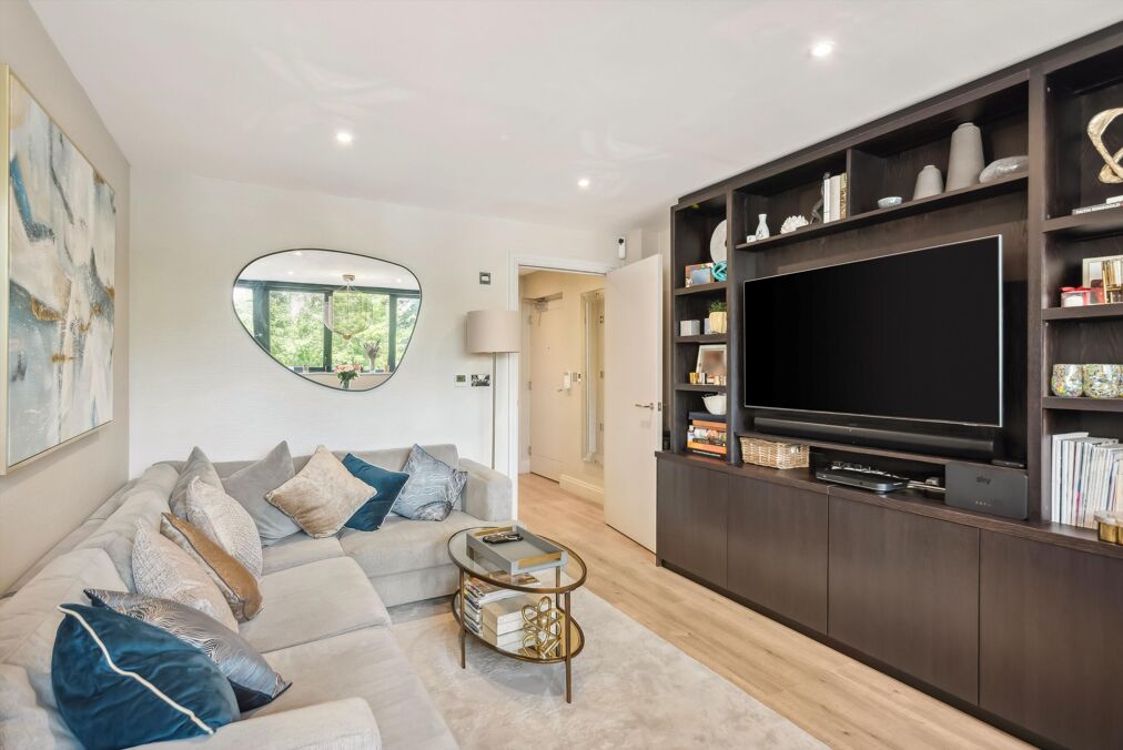 Image of Chiswick High Road, London, W4