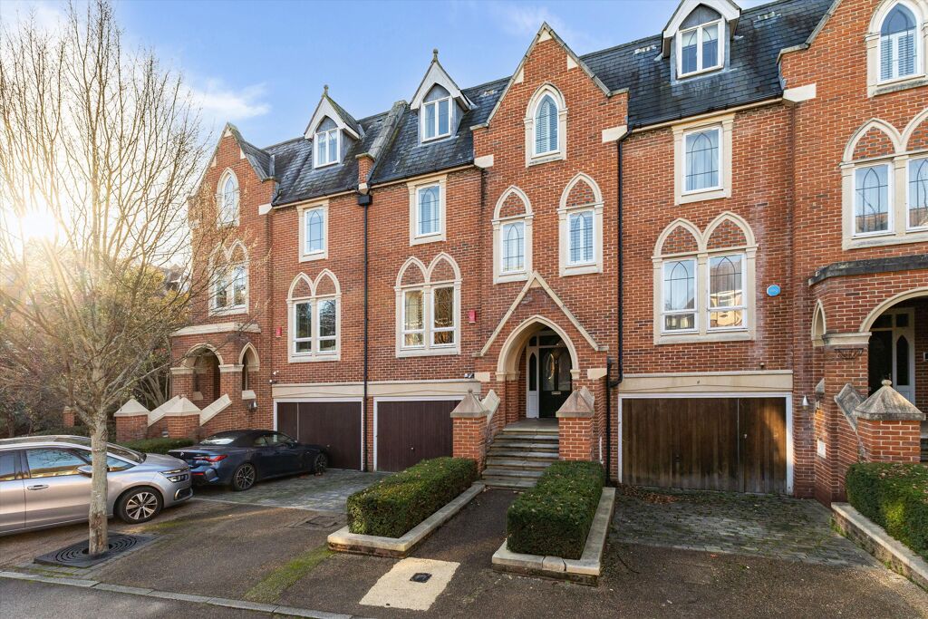 Image of Martineau Drive, Richmond, Twickenham, TW1