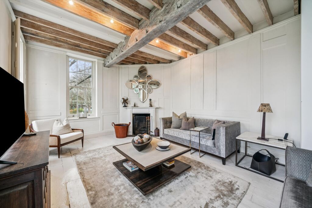 Image of Mortlake High Street, London SW14