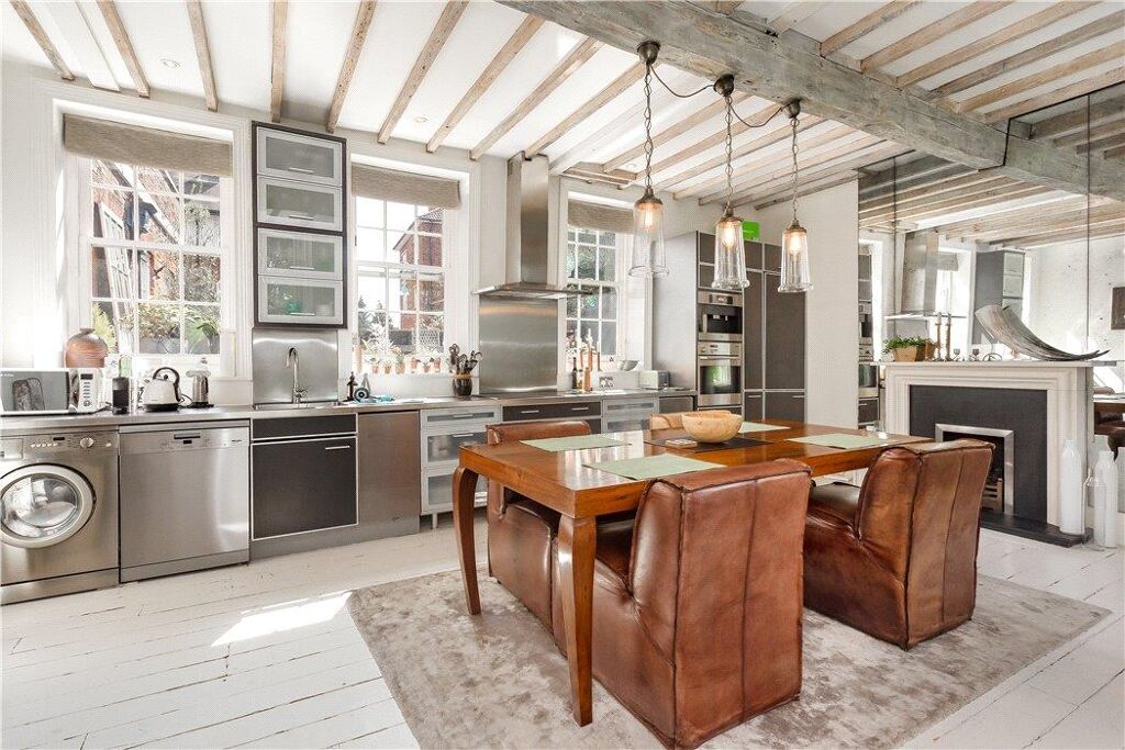 Image of Mortlake High Street, London SW14