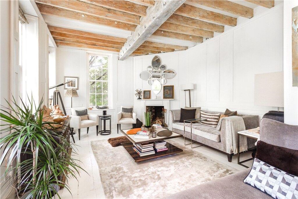 Image of Mortlake High Street, London SW14