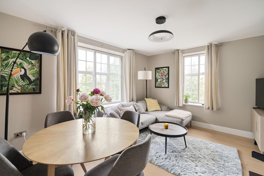 Image of Richmond Hill Court, Richmond and garage space 5, London TW10