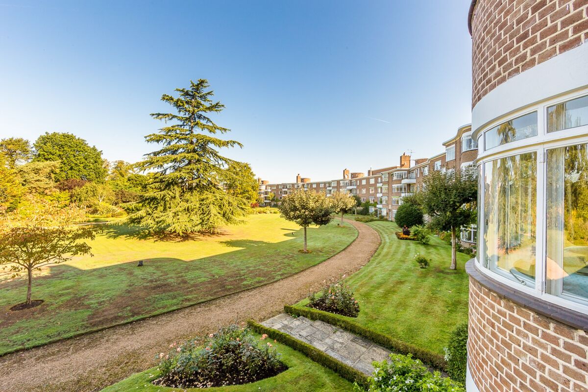 flat to rent in Fairacres, Roehampton Lane, Barnes, London, SW15