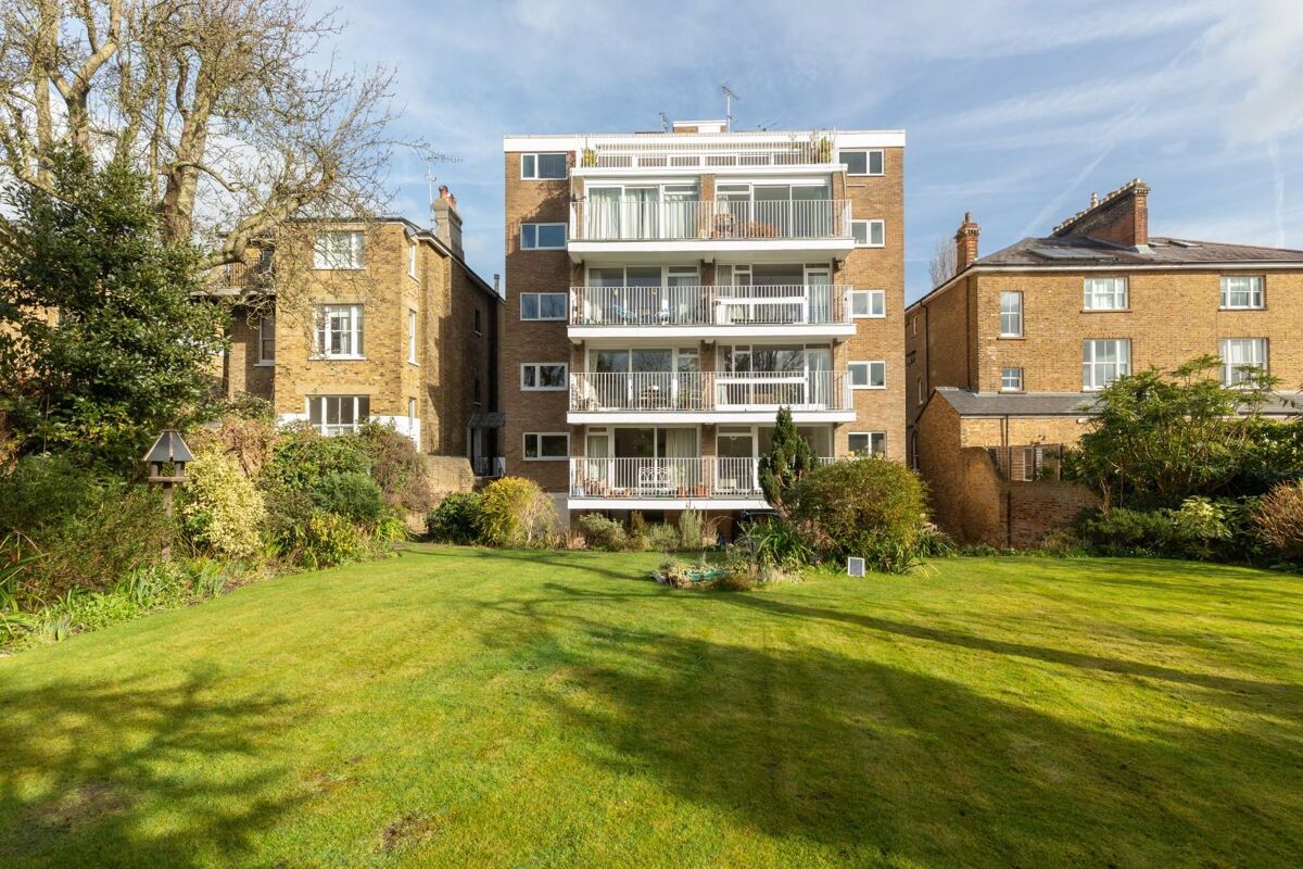 flat to rent in Marlborough Road, Richmond, Surrey, TW10 RMQ346510